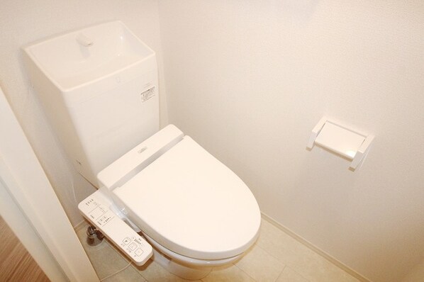 ロイジェント高島平の物件内観写真